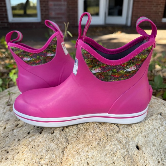 Women's XTRATUF FisheWear Hot Pink Troutrageous Rainbow Deck Boots, 6, Brand New - Picture 6 of 11
